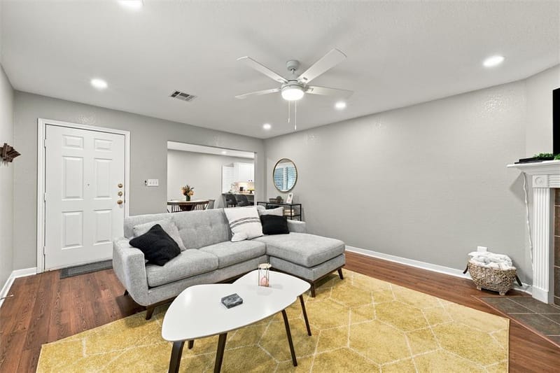 813 Chambers Creek Circle, Hewitt TX 76643 - Photo 6