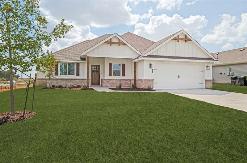 303 Sam Drive, Hillsboro TX 76645 - Photo 2
