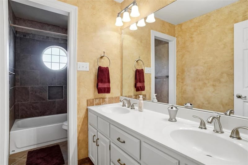 6313 Skylark Circle, North Richland Hills TX 76180 - Photo 14