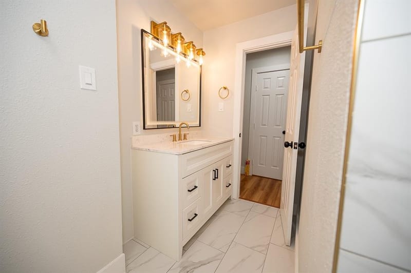 2406 Cliff Teen Court, Dallas TX 75233 - Photo 6