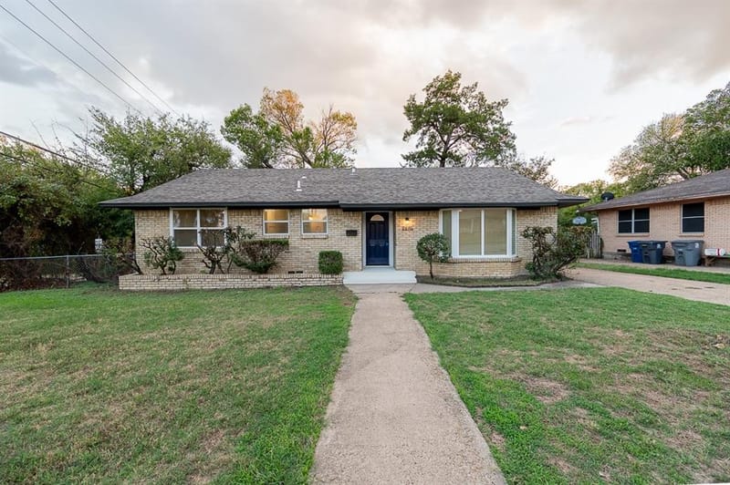2406 Cliff Teen Court, Dallas TX 75233 - Photo 3