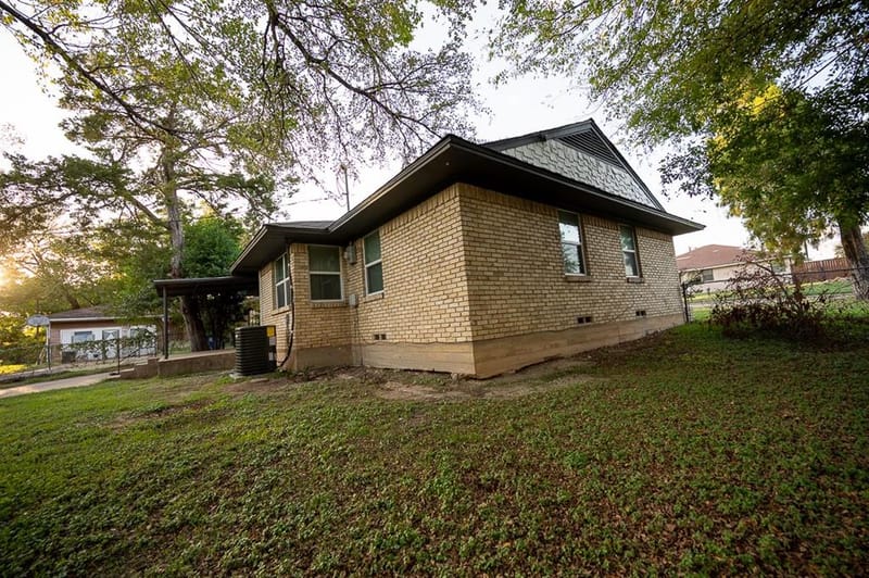 2406 Cliff Teen Court, Dallas TX 75233 - Photo 14