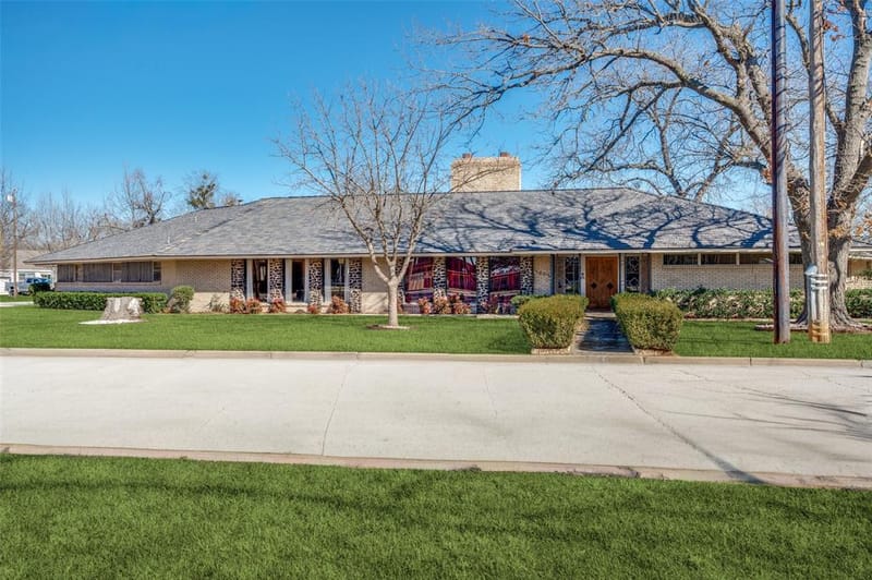 1202 S Lindsay Street, Gainesville TX 76240