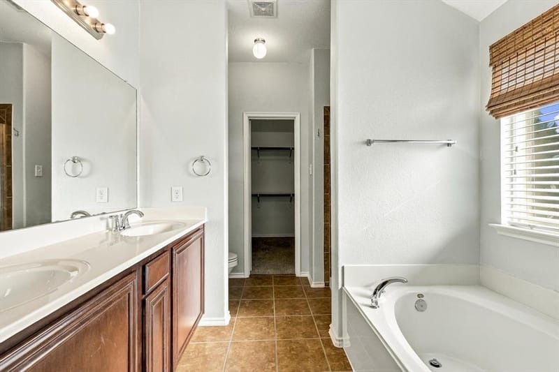 1117 Lake Hollow Drive, Little Elm TX 75068 - Photo 10