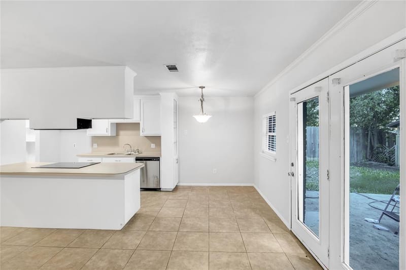 1714 Granada Drive, Arlington TX 76014 - Photo 6