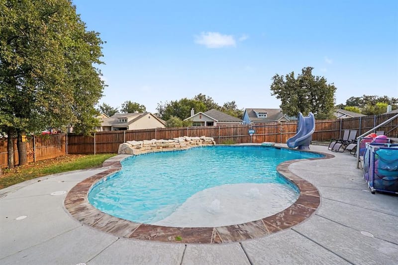 360 Daleview Drive, Kennedale TX 76060