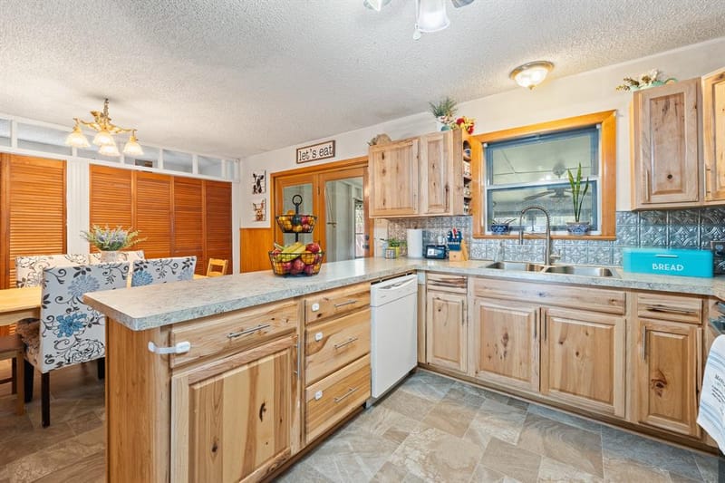 1212 Briarwood Drive, Cleburne TX 76033 - Photo 10