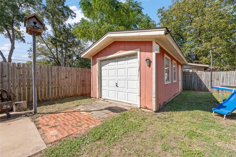 1212 Briarwood Drive, Cleburne TX 76033 - Photo 33