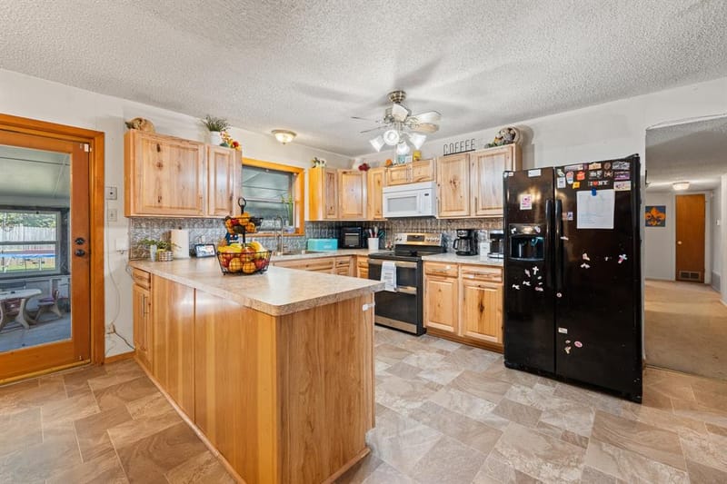 1212 Briarwood Drive, Cleburne TX 76033 - Photo 8