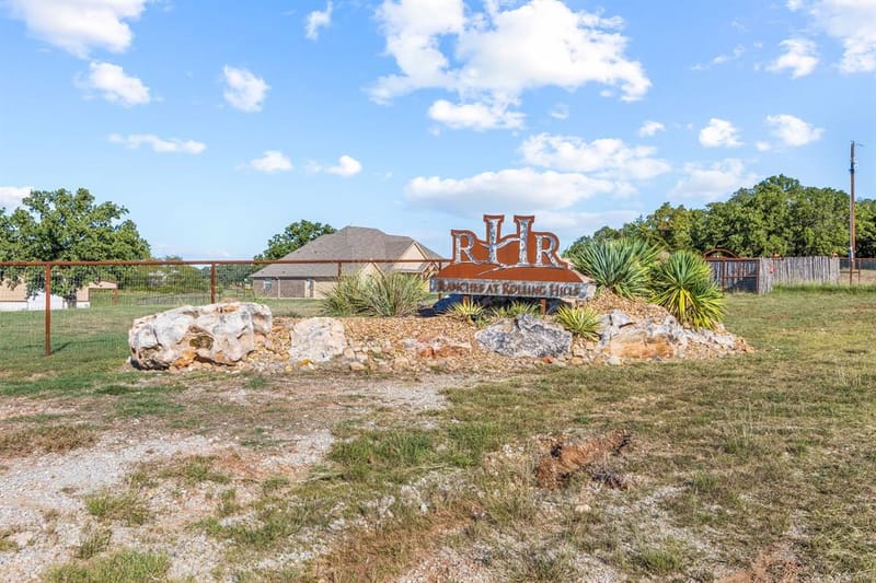205 Rolling Hills Boulevard, Alvord TX 76225 - Photo 23