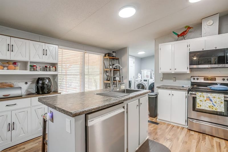 116 N Skyline Court, Cresson TX 76035 - Photo 9
