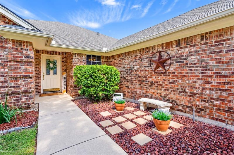 1032 Roundrock Drive, Saginaw TX 76179 - Photo 3