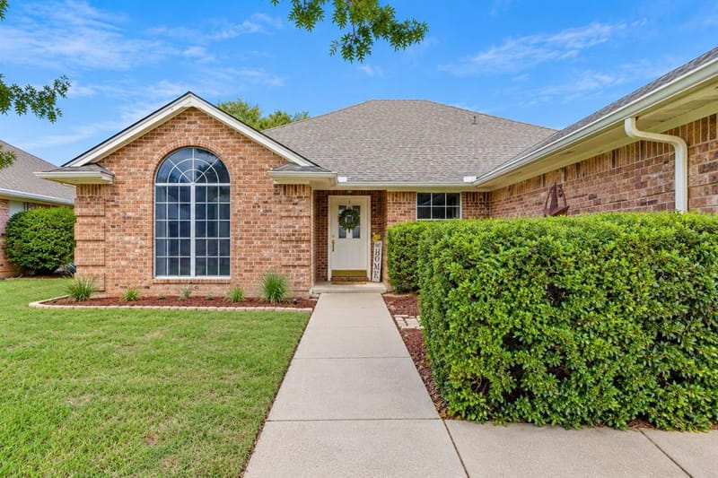 1032 Roundrock Drive, Saginaw TX 76179