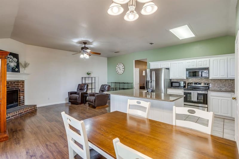 1032 Roundrock Drive, Saginaw TX 76179 - Photo 9