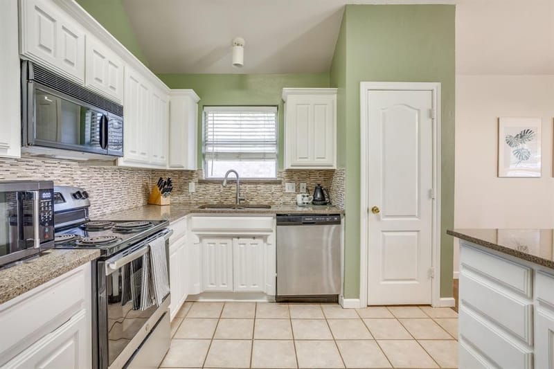 1032 Roundrock Drive, Saginaw TX 76179 - Photo 11