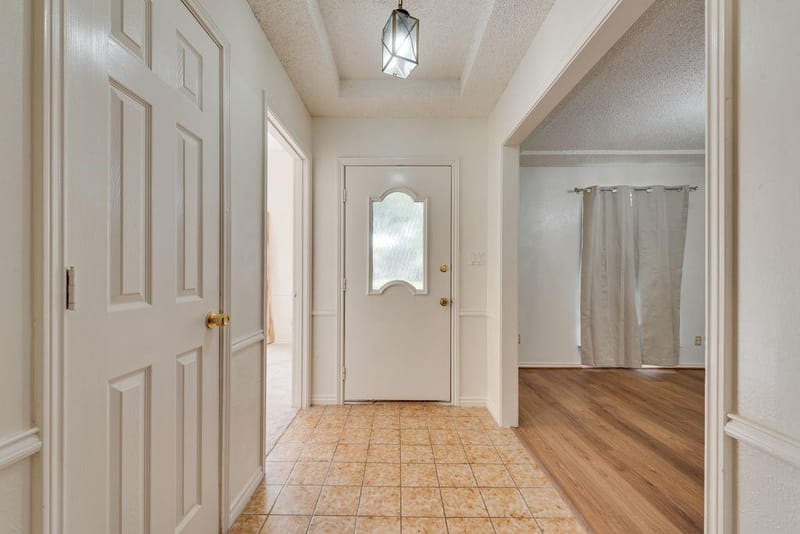 1616 Saxony Place, Carrollton TX 75007 - Photo 3