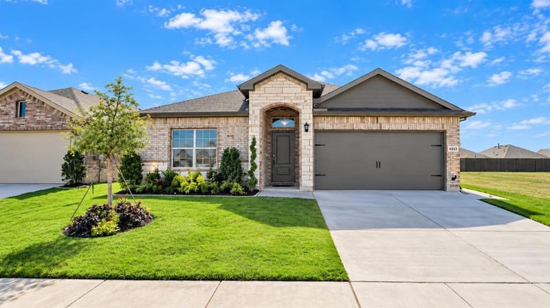 4353 MILL STREAM Lane, Fort Worth TX 76036