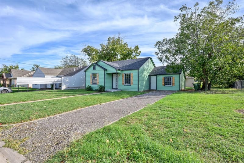 1010 SE 20th Street, Mineral Wells TX 76067 - Photo 2