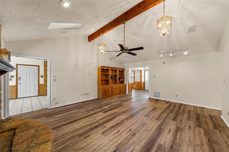 712 Beard Avenue, Robinson TX 76706 - Photo 9