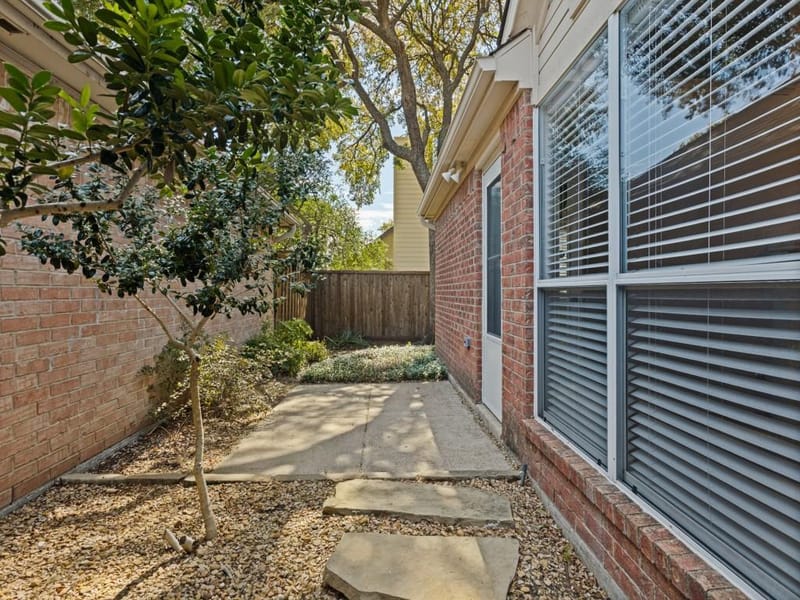 2206 Jasmine Lane, Garland TX 75044 - Photo 11
