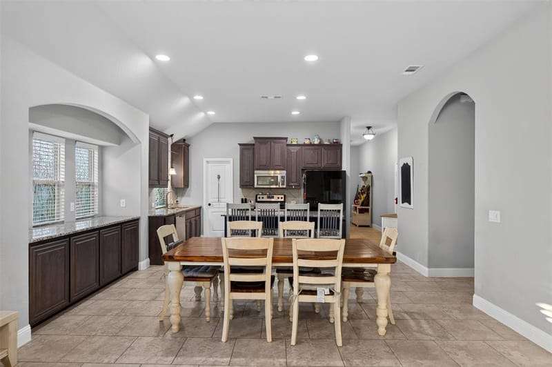 413 Lakeview Drive, Alvarado TX 76009 - Photo 13