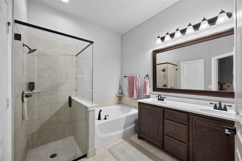 413 Lakeview Drive, Alvarado TX 76009 - Photo 20