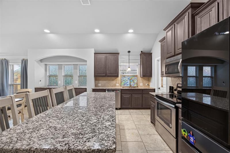 413 Lakeview Drive, Alvarado TX 76009 - Photo 9