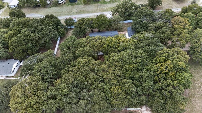 180 Garnet Road, Springtown TX 76082 - Photo 17