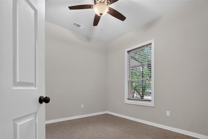 180 Garnet Road, Springtown TX 76082 - Photo 14