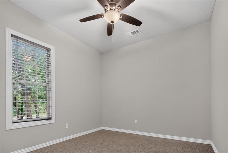 180 Garnet Road, Springtown TX 76082 - Photo 8