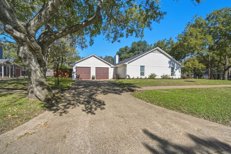 301 N Preston Street, Ennis TX 75119 - Photo 27