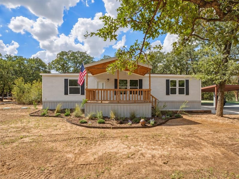 106 Summers Circle, Azle TX 76020