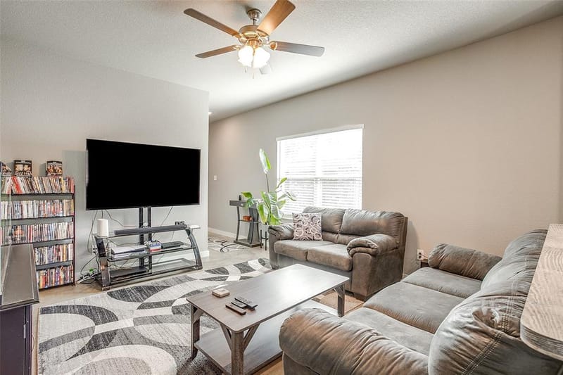 198 S Preston Street, Alvarado TX 76009 - Photo 5