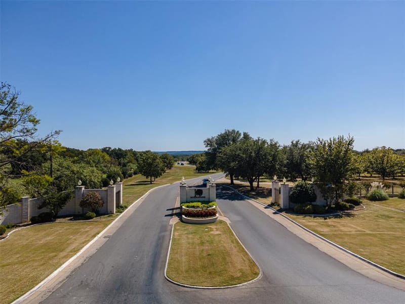 7006 Westover Drive, Granbury TX 76049 - Photo 11