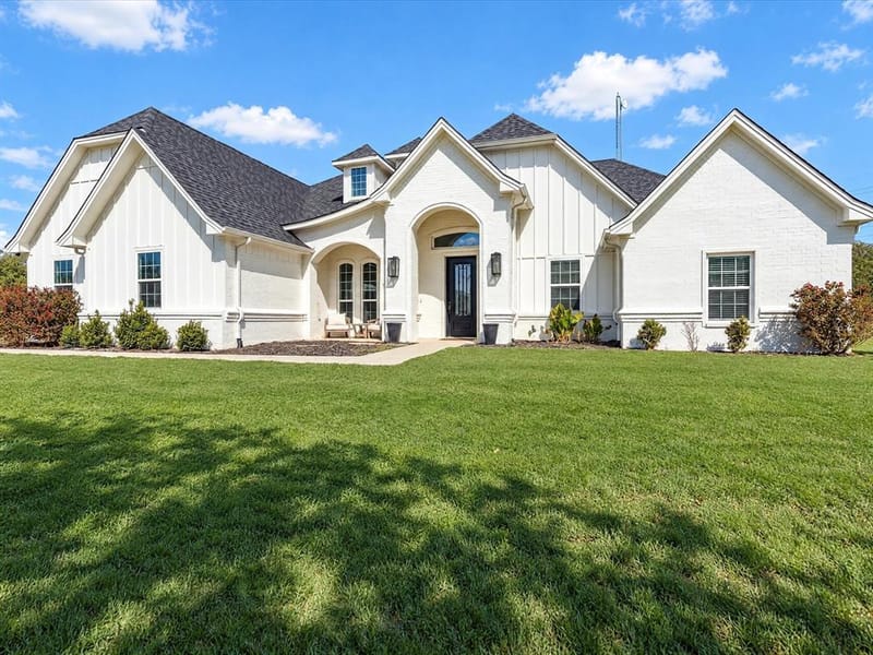 104 Silver Lakes Drive, Sunset TX 76270 - Photo 2
