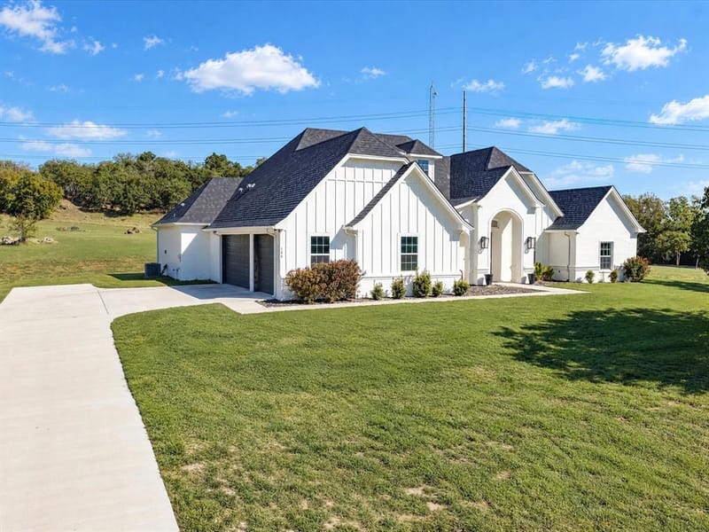 104 Silver Lakes Drive, Sunset TX 76270 - Photo 3