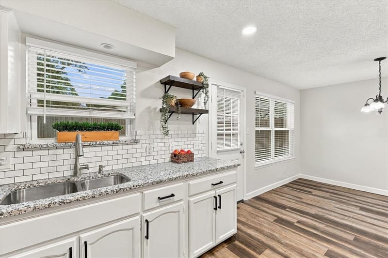 4801 Crest Drive, Arlington TX 76017 - Photo 12