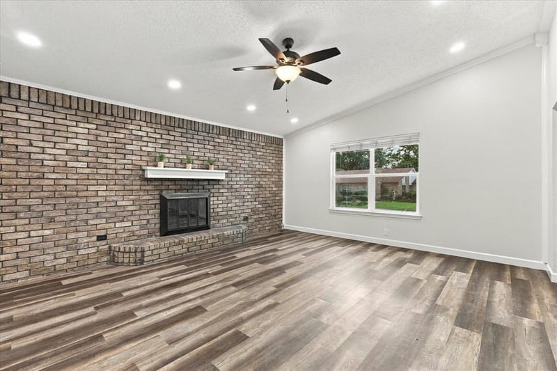 4801 Crest Drive, Arlington TX 76017 - Photo 7