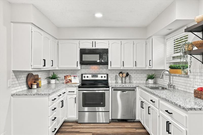 4801 Crest Drive, Arlington TX 76017 - Photo 11