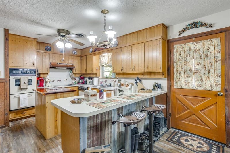 8112 County Rd 1014, Joshua TX 76058 - Photo 9