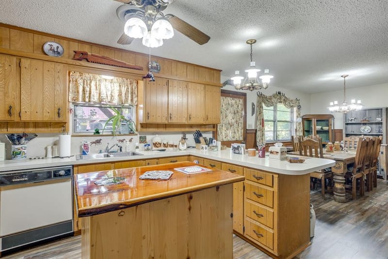 8112 County Rd 1014, Joshua TX 76058 - Photo 10