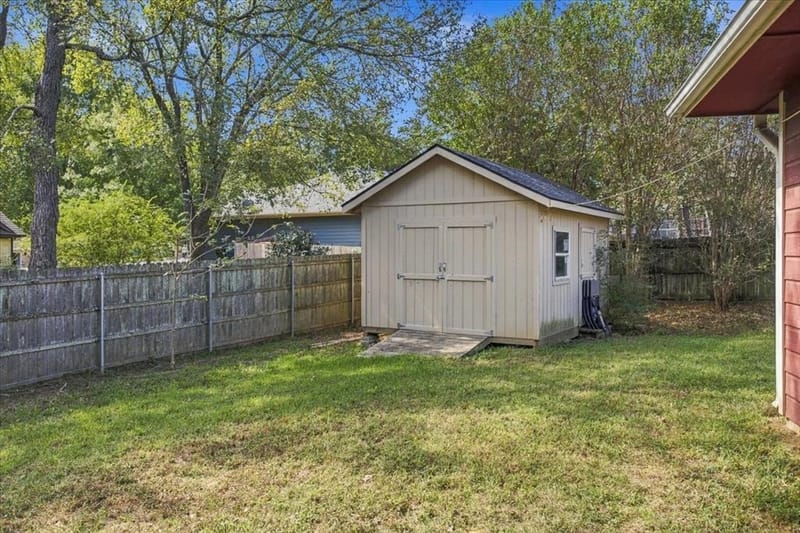 1831 Woodland Park Drive, Denison TX 75020 - Photo 5