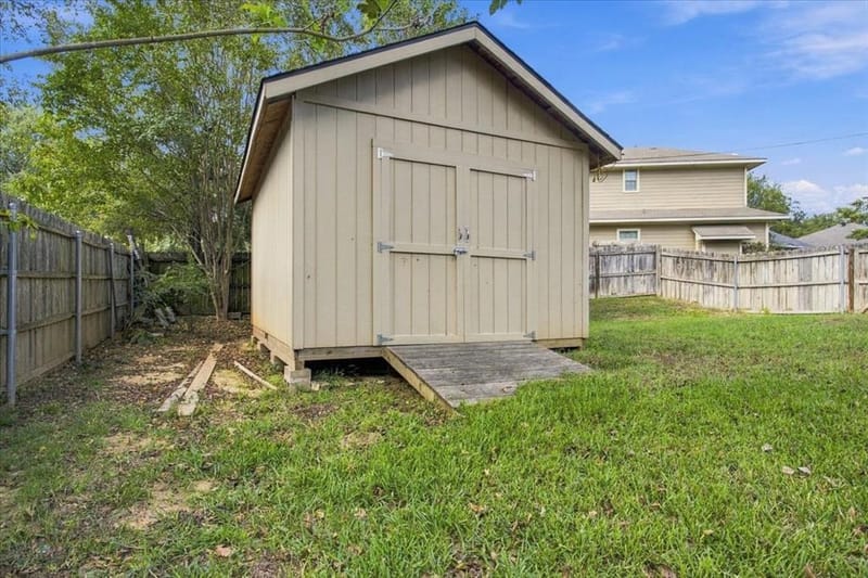 1831 Woodland Park Drive, Denison TX 75020 - Photo 9