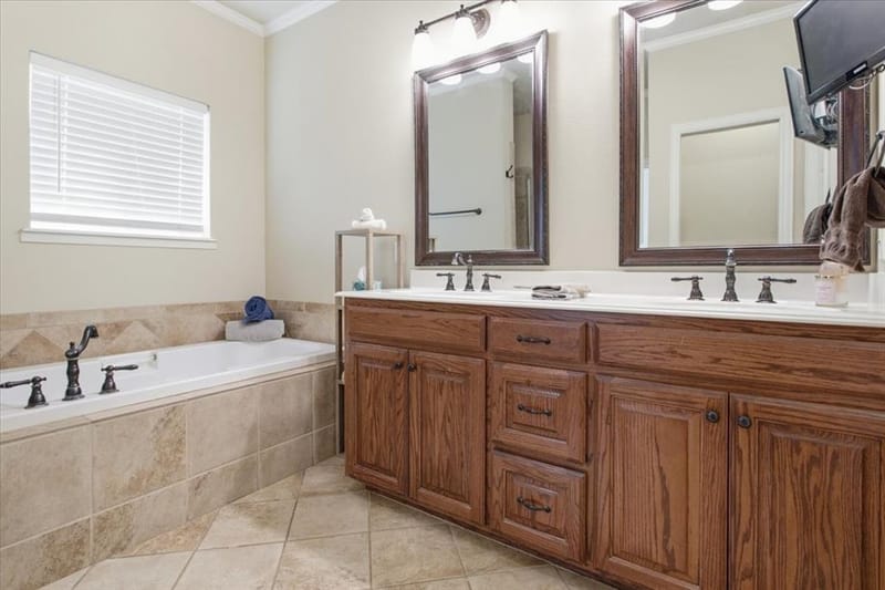 1831 Woodland Park Drive, Denison TX 75020 - Photo 30