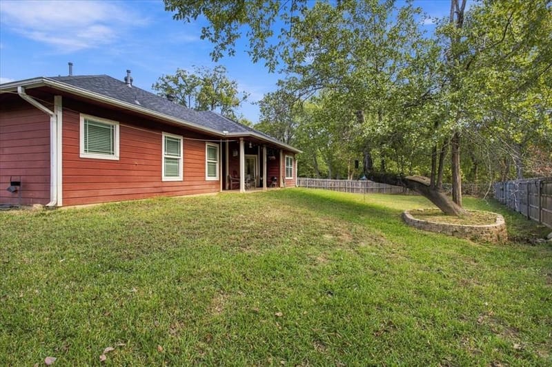 1831 Woodland Park Drive, Denison TX 75020 - Photo 10