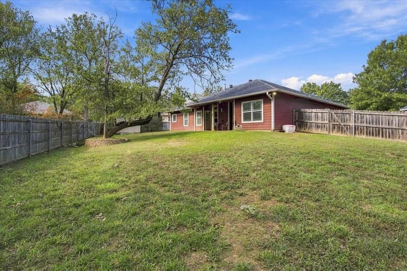 1831 Woodland Park Drive, Denison TX 75020 - Photo 8