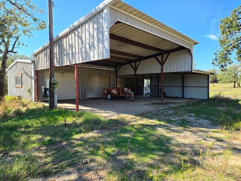 1633 Three Skillet Road, Springtown TX 76082 - Photo 32