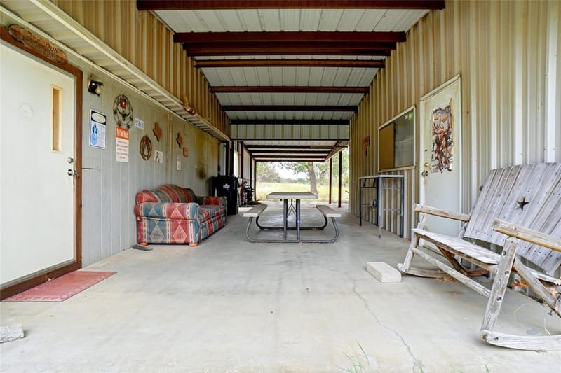 1633 Three Skillet Road, Springtown TX 76082 - Photo 28