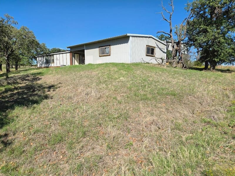 1633 Three Skillet Road, Springtown TX 76082 - Photo 33