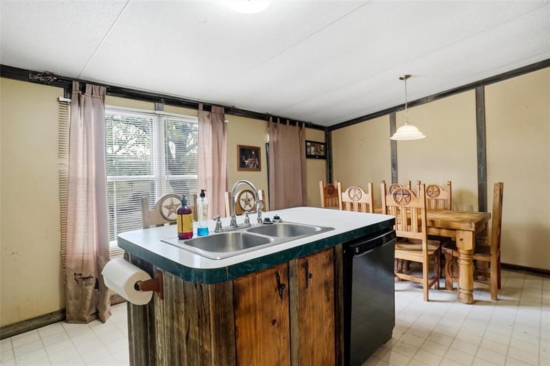 1633 Three Skillet Road, Springtown TX 76082 - Photo 19